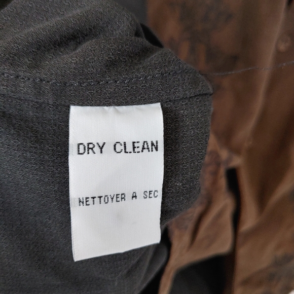 Tommy Bahama Silk Button Down Shirt Short Sleeves Size Medium Brown Black - Picture 16 of 16